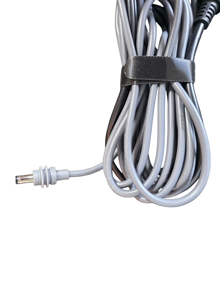 Male DC connector end of AVS Starlink Mini high power car cable